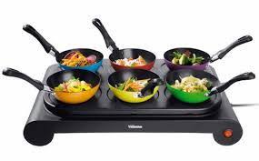 Wok Party Manue En Cuisine Cuisine Gadget Cuisine Cuisiner Pour Un Groupe