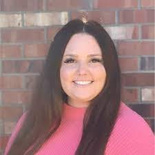 Hillary Pratt's Instagram, Twitter & Facebook