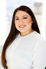 Karla Pena's Instagram, Twitter & Facebook