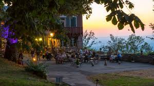 Hier finden sie informationen zu öffnungszeiten, eintrittspreisen, führungen, geschichte sowie wissenswertes und amüsantes. Restaurant Yburg Baden Baden Dercityinsider De