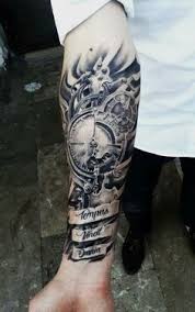 Black and grey tattoos are extremely popular, and are used in almost every tattoo style from realism, japanese, american traditional and geometric. Pin On Tato Lengan