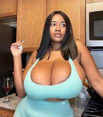 Yani.the.body big tits