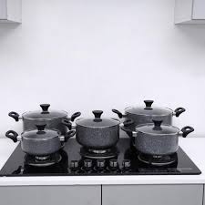 Non stick saucepan set of 3 premium kitchen cooking graphite saute pans with glass lids inner coated 3 sizes 16cm, 18cm & 20cm everyday cooking essential 3.8 out of 5 stars 237 £15.49 £ 15. Buy Royalford 10 Pc Die Cast Aluminium Saucepan Set Cookware Casserole Pan Set Non Stick Stock Pot Online In Uae Wigme