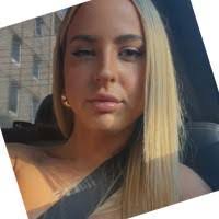 Anna Hegedus's Instagram, Twitter & Facebook