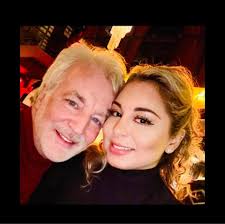 What is the technique Bach uses in Prelude from English Suite No. 3 in G  Minor?