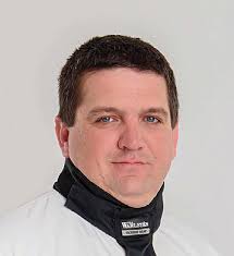 SZOMBATI ÜGETŐ, KEZDÉS 11.00 ÓRAKOR MÉNESEK DÍJA 200.000 FT JACKPOT