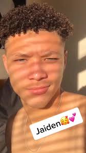 Insta:@jaiden.whitee💕#fyp #foryou #lightskin #curls #greeneyes my  insta:@lengguys