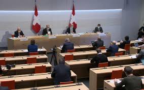 À noter que, concernant les transports publics, l'offre et les plans de protection grâce à ces deux mesures, près de 35 millions d'exemplaires de journaux supplémentaires par année profiteront de l'aide indirecte à la presse. Les Restaurants Attendront Jusqu Au Premier Avril Htr Ch