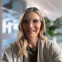 Ashley Renshaw's Instagram, Twitter & Facebook