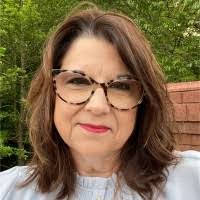 Cindy Hooper's Instagram, Twitter & Facebook