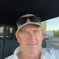 Robert Branton's Instagram, Twitter & Facebook