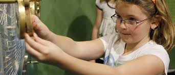 Girls still avoid maths, even if their mothers are scientists