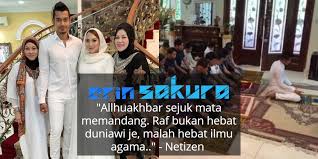 Mawar turut memuat naik fotonya bersama suami memakai pakaian sedondon merah. Video Imamkan Majlis Doa Selamat Anak Sulung Netizen Puji Suami Mawar Rashid Erin Sakura News