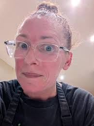 Should this even be allowed 😁 Face like I've just done bootcamp and pop  which reads38° burning me mooth!! Shop temp got up to 33° last night  Skadgen!!!!!! Open from 5 for