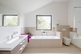 Badewanne Trennwand Mit Seitenwand Badezimmer Innenausstattung Badezimmer Fliesen Beige