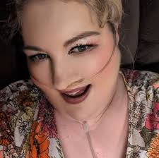 Who makes 12x18 framed items?