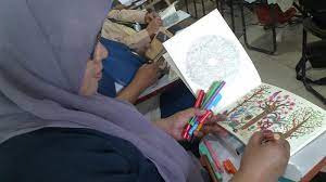 Model wanita orang orang orang pria dengan kata lain, buku mewarnai untuk orang dewasa adalah sebuah cara yang bagus untuk. Relaksasi Dengan Mewarnai Gambar Di Kalangan Orang Dewasa Mulai Jadi Trend Tribunnews Com Mobile