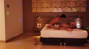 no se aguantaron las ganas de tener sexo y se fueron a lujoso hotel -  XNXX.COM