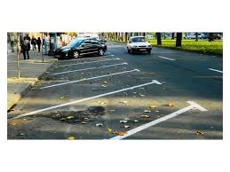 Contractul de comodat este un contract real prin care o persoană numită comodant dă cu împrumut unei alte persoane numite comodatar un bun neconsumptibil pentru a se folosi de acesta în mod gratuit si pe o perioada determinata. Acte Necesare Pt Prelungire Contracte Loc Parcare