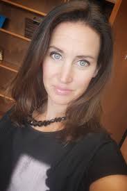 Mandy Skinner's Instagram, Twitter & Facebook