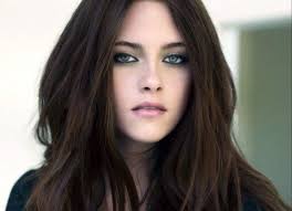 Makeup For Fair Skin Brown Hair And Green Eyes Dark Hair Pale Skin Pale Skin Hair Color Hair Color For Fair Skin