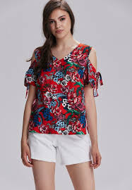 Kirmizi V Yaka Kollari Baglamali Bluz Love My Body V Yaka Bluz Kadin Olmak