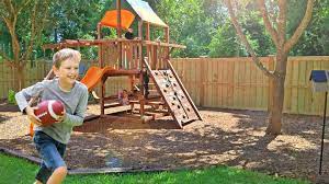It is no secret that residents of the sunshine state love their backyards. Coral Springs Fence Company 954 280 0407