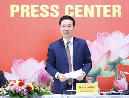 Ông hiện là ủy viên bộ chính trị ban chấp hành trung ương đảng cộng sản việt nam khóa xii, bí thư trung ương đảng, trưởng ban tuyên giáo trung ương. 13th National Party Congress Milestone Of Party Nation Da Nang Today News Enewspaper