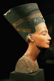 Gerçekte ise vatikan'a kadar giden eva peron mumyası yıllar sonra ülkesine dönüyor. Iki Kadin Iki Mumya Nefertiti Ve Evita Dunyalilar