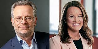 Kim Wardlaw's Instagram, Twitter & Facebook