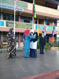 Sekolah menengah maxwell merupakan sebuah sekolah menengah harian yang terletak di jalan tun ismail (dahulu maxwell road), kuala lumpur. Majlis Perlantikan Ketua Sekolah Kebangsaan Serendah Facebook