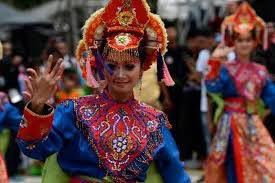 Tarian tradisional kaum melayupendidikan sivik & kewarganegaraan. Tari Cokek Tari Tradisional Masyarakat Betawi Halaman All Kompas Com