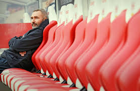 In june 2019, walter became the new head coach of vfb stuttgart,3 he was sacked on 23 december 2019.4. Auch Tim Walter Kennt Die Mechanismen Der Branche Ohne Die Notigen Punkte Kann Es Um Einen Trainer Schnell Einsam Werden Stuttgarter Zeitung