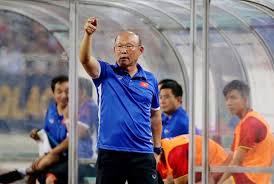 Hlv park hang seo trở lại việt nam trong ngày hôm nay, sau đó, tiến hành cách ly theo quy định trước khi bắt tay vào công việc huấn luyện đt việt sau đt việt nam, hlv park hang seo đã công bố danh sách 30 cầu thủ của u22 việt nam để chuẩn bị cho vòng loại u23 châu á 2022 với sự trở lại. Vi Sao Hlv Park Hang Seo Gá»i Hang Loáº¡t Tan Binh Len U23 Viá»‡t Nam Ä'ai Phat Thanh Va Truyá»n Hinh Thanh Hoa