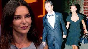 Hande ataizi 3 yaşındayken anne ile babası boşanmıştır. Hande Ataizi Nin Evliligi Bir Gun Surmustu Yillar Sonra Anlatti Magazin Haberleri
