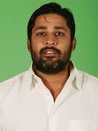 Inzamam-ul-Haq (captain), 36 (birthday March 3). 375 matches. Right-hand batsman 11,665 runs @ 39.67, 10 centuries, 83 fifties, strike rate 74.24. - Inzamam-ul-Haq
