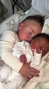 Teaching Your Baby to Crawl: Essential Tips