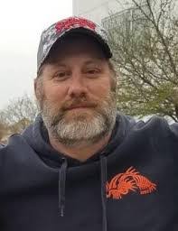 Lee Grimes's Instagram, Twitter & Facebook