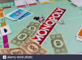 Monopoly Money Hand Stockfotos Und -Bilder Kaufen - Alamy