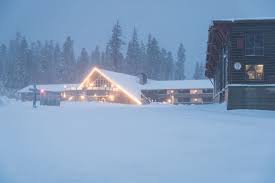 Mammoth mountain inn, mammoth lakes, ca. Peek Inside The Mammoth Mountain Inn Steps From The Slopes
