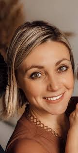 Sandra Bertrand's Instagram, Twitter & Facebook