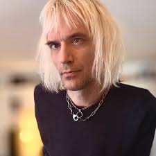 Can friends have a sexual relationship and just keep it