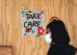 Quantité de personnes infectées, en convalescence et mortes à la suite de la. Coronavirus Streetart Kunstler Innen Verarbeiten Die Krise Auf Der Strasse Kultur Jetzt De