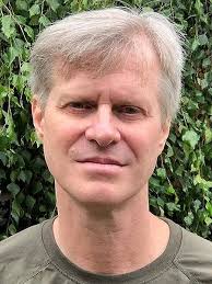 Emotion Addiction: Learning How to Deal with Mental Illness and Chemical  Dependence : Holzer, Scott: Amazon.de: Books