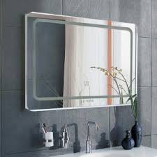Miroir de salle de bain équipé de la technologie led pour un confort unique. Les 6 Plus Beaux Miroirs De Salles De Bain Avec Eclairage Guide Shopping Avec Suite101