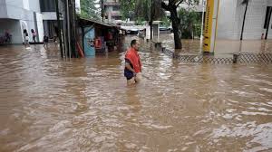 Waspada potensi tsunami 20 meter, hari ini minggu 27 september 2020, bmkg, dki jakarta waspada hujan badan meteorologi, klimatologi. Awal Tahun 2020 Jabodetabek Dikepung Banjir Ini Rinciannya