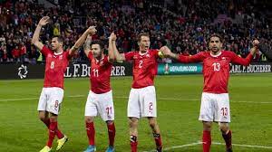 Le monde du foot est uni et espère une bonne nouvelle. Equipe Suisse Football Rts Ch