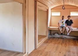 Um in einem bauwagen auf dauer komfortabel leben zu können, sind einige umbauarbeiten nötig. Vorbereitung Und Planung Rolling Homes Leipzig Wagenbau Und Restauration