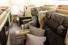 Singapore airlines now has five different business class seats in the air, and all of them featuring on flights to various australian cities. Review Singapore Airlines A380 Old Business Class Sin Bom