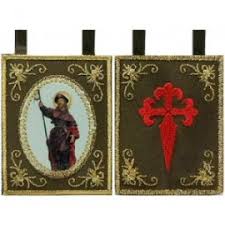 Tepotzotlán, estado de méxico tepotzotlán es un pueblo que conserva el toque de provincia a pesar de ser parte del área metropolitana que rodea la ciudad de méxico.uno de los espacios que lo distinguen es la plaza de la cruz, cuyo valor radica en la cruz atrial de piedra labrada con imágenes de la pasión de cristo. Escapulario Santiago Apostol Cruz Y Cirial